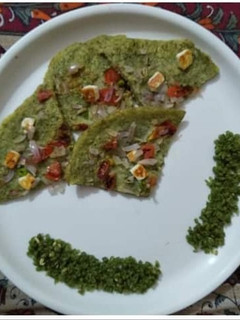 मूंग दाल का स्वादिष्ट उत्तपम (moong dal swadist uttapam recipe in Hindi) रेसिपी मुख्य फोटो