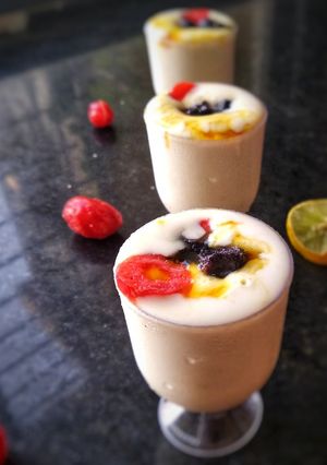 A picture of Lemon and honey cream pudding.