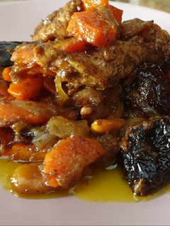 Una foto de Pollo con salsa de ras el hanout