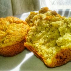 A picture of Banana Cinnamon muffins.