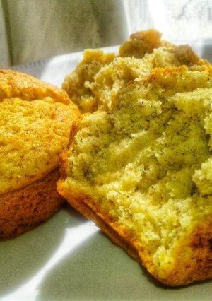 A picture of Banana Cinnamon muffins.
