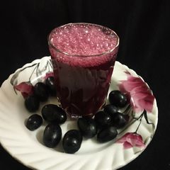 A picture of Blackgrapes juice.