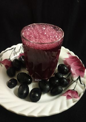 A picture of Blackgrapes juice.