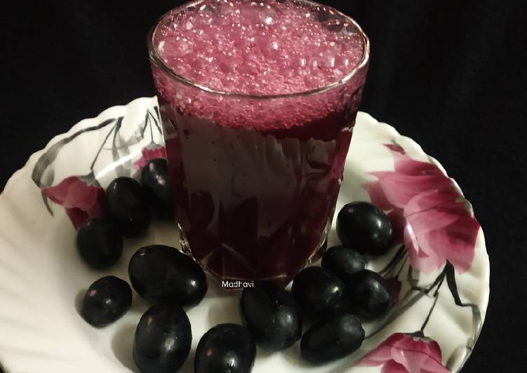 Blackgrapes juice