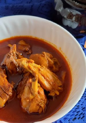 মুরগির লাল ঝোল (Murgir lal jhol recipe in bengali) রেসিপির প্রধান ছবি