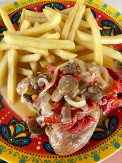 Una foto de Pollo con vegetales salteados “Fácil y rápido”