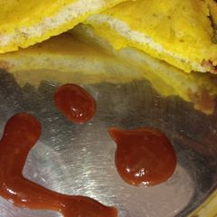 A picture of Bread pakoda.
