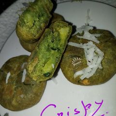 A picture of Crispy palak kachori.