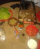 Tacos sencillos con salsa de yogurt