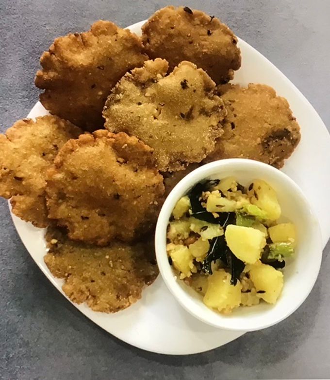 A picture of Upvas Rajgira Puri and Aloo Sabzi.
