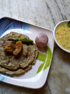 A picture of Bajra Roti Sang Methi Seeds & Boondi Mix KadiEdit.