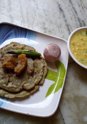 A picture of Bajra Roti Sang Methi Seeds & Boondi Mix KadiEdit.