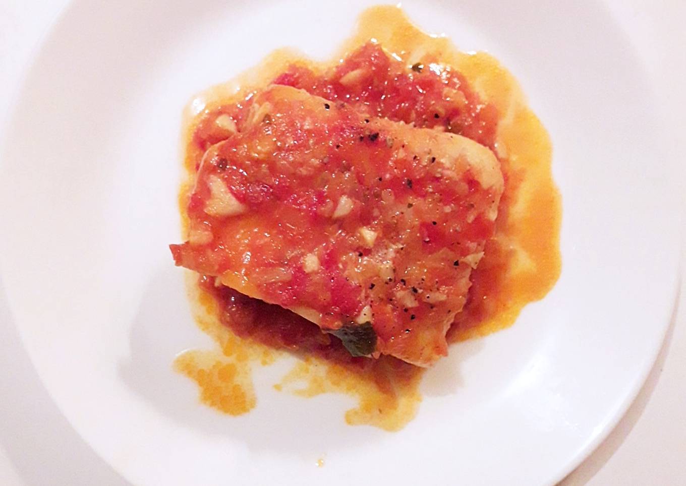 Filet de cabillaud à la sauce tomate
