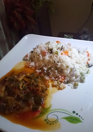 A picture of Miyan zogale with basmati rice alkubus.