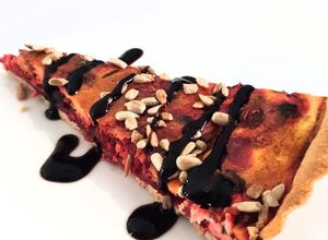 Zdjęcie przepisu Tarta z botwinką i serem feta.