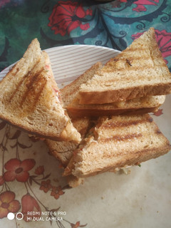 शेजवान ग्रिल सैंडविच (Schezwan grill sandwich recipe in hindi) रेसिपी मुख्य फोटो