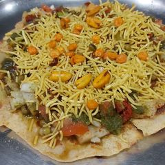 A picture of Left over Roti chaat (Khakra chaat).