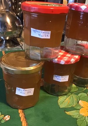Une photo de Gelée de pommes du jardin (recette anti gaspi)