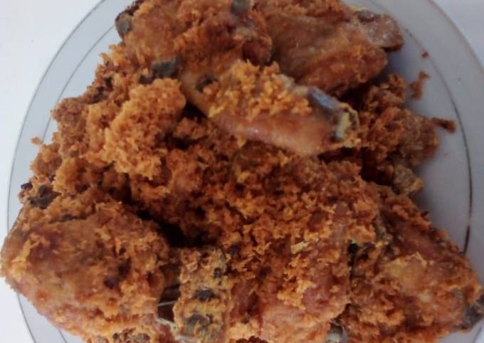 Ayam goreng serundeng