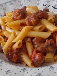 Una foto de Pasta a la zozzona -con salchicha fresca-