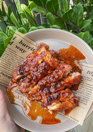 Hình của món Gà nướng sốt Gochujang cay ngọt.