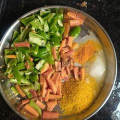 A picture of Spicy Carrot and Green Chilli pickle.