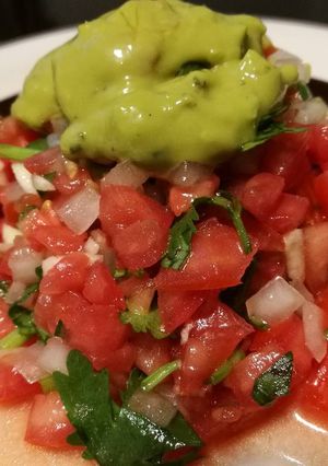 รูปของ Tomato Salsa Avocado sauce ซัลซ่ามะเขือเทศ อโวคาโด้ซอส (คลีน)