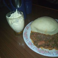 A picture of Tuwon semo da miyan Zogale.