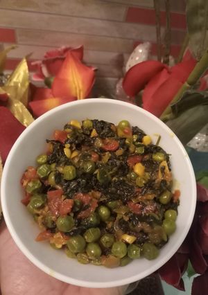 A picture of Methi matar.