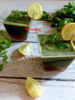 ડીટોક્ષ ગ્રીન જ્યુસ (Detox Green Juice recipe in Gujarati) રેસીપી મુખ્ય ફોટો