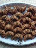 Helalat Gaufrette (Algerian Crescent Cookies)