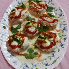 A picture of Dahi bara.