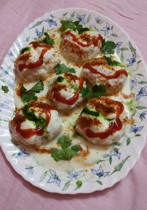 A picture of Dahi bara.