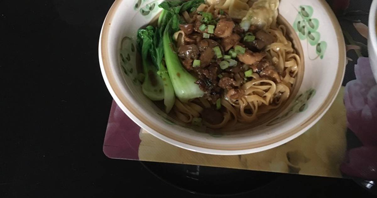 Chicken mushroom noodle with wonton Recipe by wang - Cookpad