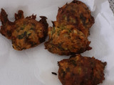 Buñuelos de acelga y zapallito verde