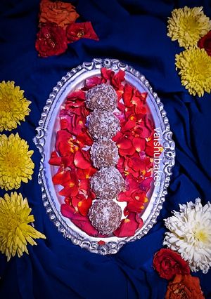 A picture of Rakhi Special Mawa Chocolate Laddu.