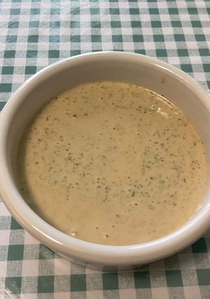 Une photo de Sauce salade aux anchois, moutarde de Dijon et ail mariné