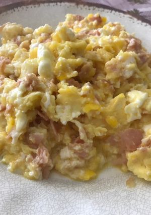 Una foto de Huevos con jamón