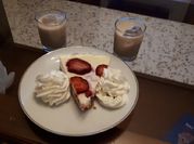 Una foto de postres con cuajada royal