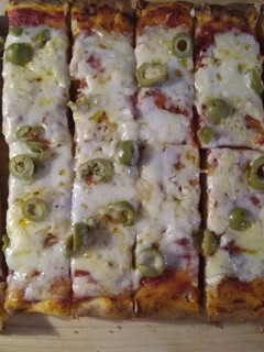Una foto de Pizza deliciosa y súper fácil!
