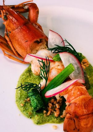 รูปของ กุ้งก้ามแดงลุยสวน