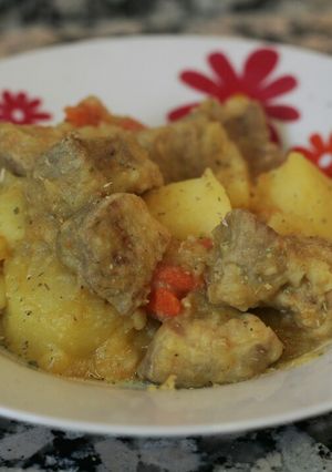 Foto principal de Estofado de carne con patatas 🍴