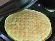 Una foto de waffles con aceite