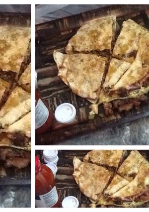صورة لوصفة شطيرة بيتزا بالعيش الشامي علي طريقة مامتي