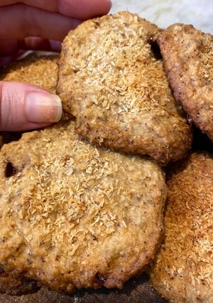 Una foto de Galletas de coco y naranja veganas