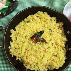 A picture of Chitranna aur lemon rice.