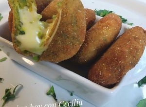 Foto principal de Croquetas indias rellenas con queso "Aloo Tikki"