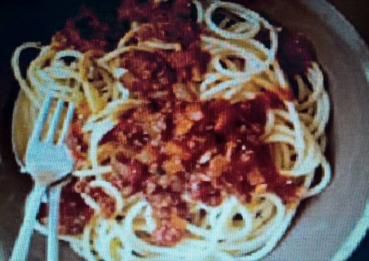 Recipe of Perfect Spaghetti Bolognese For Two