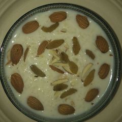 A picture of Kheer with dry fruits.