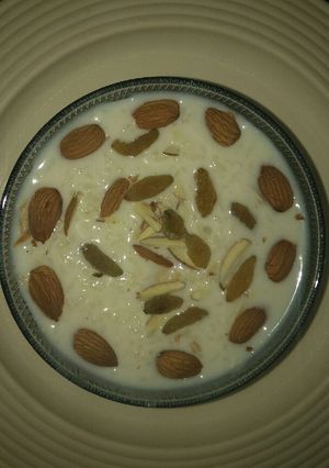 A picture of Kheer with dry fruits.